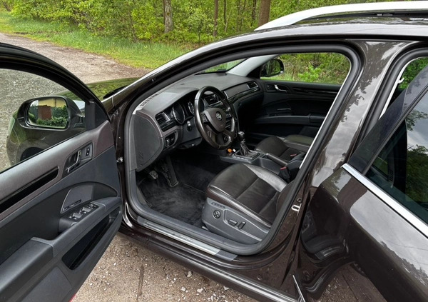 Skoda Superb cena 59000 przebieg: 300000, rok produkcji 2014 z Warszawa małe 277